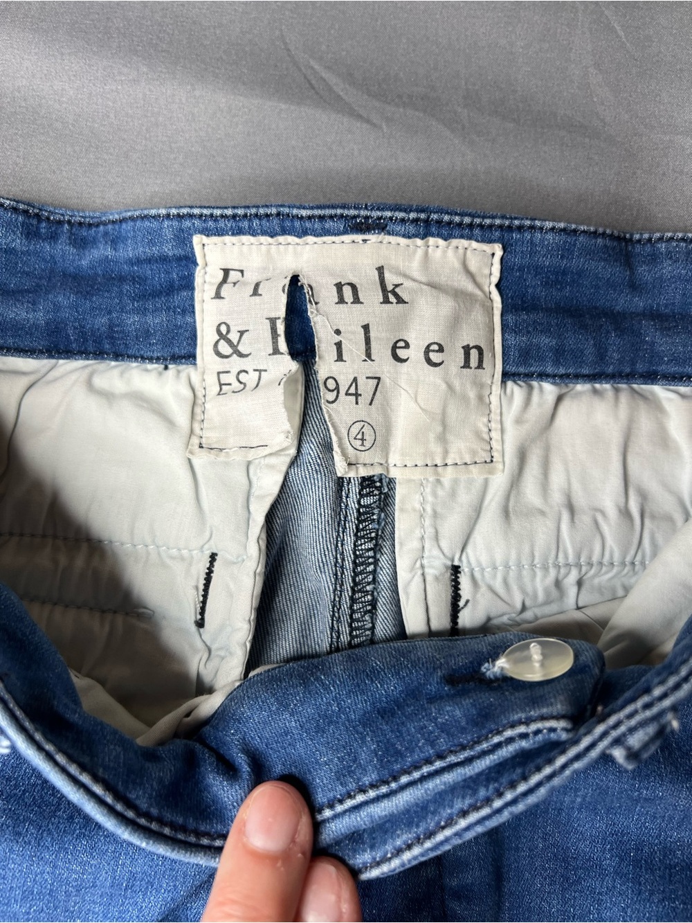 Frank & Eileen Wicklow Italian Denim Chino Jeans | Size 4 |Performance Stretch